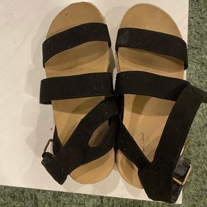 Target platform sandals size 7W